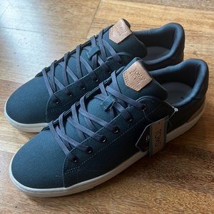 NWT Toms Travel Lite Canvas 2.0, Navy size 10.5
